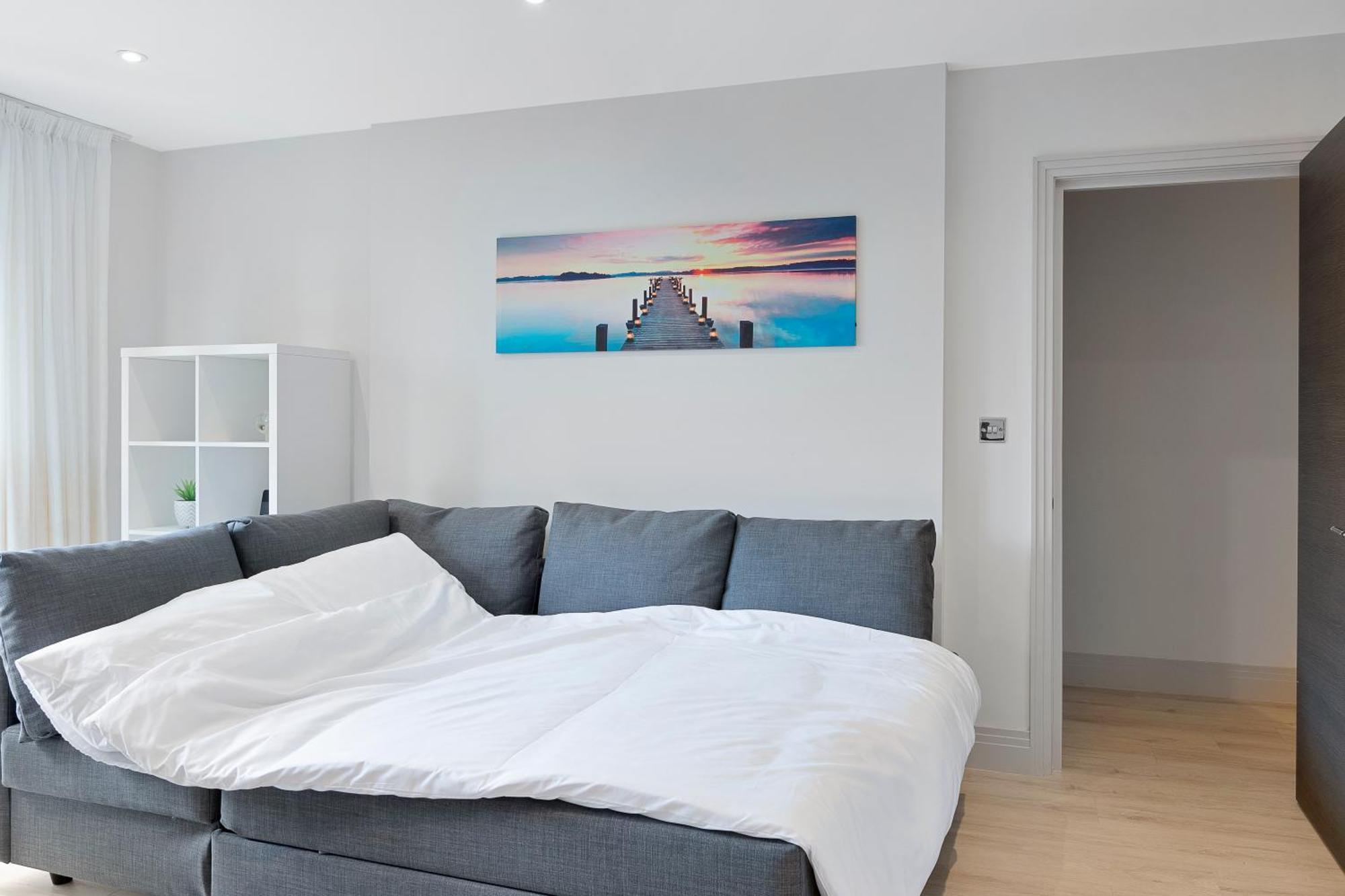 Spacious, 3 Bedroom, 2 Bathroom, Surbiton ภายนอก รูปภาพ
